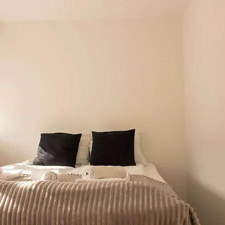 Arctic View 2-bedroom Daire